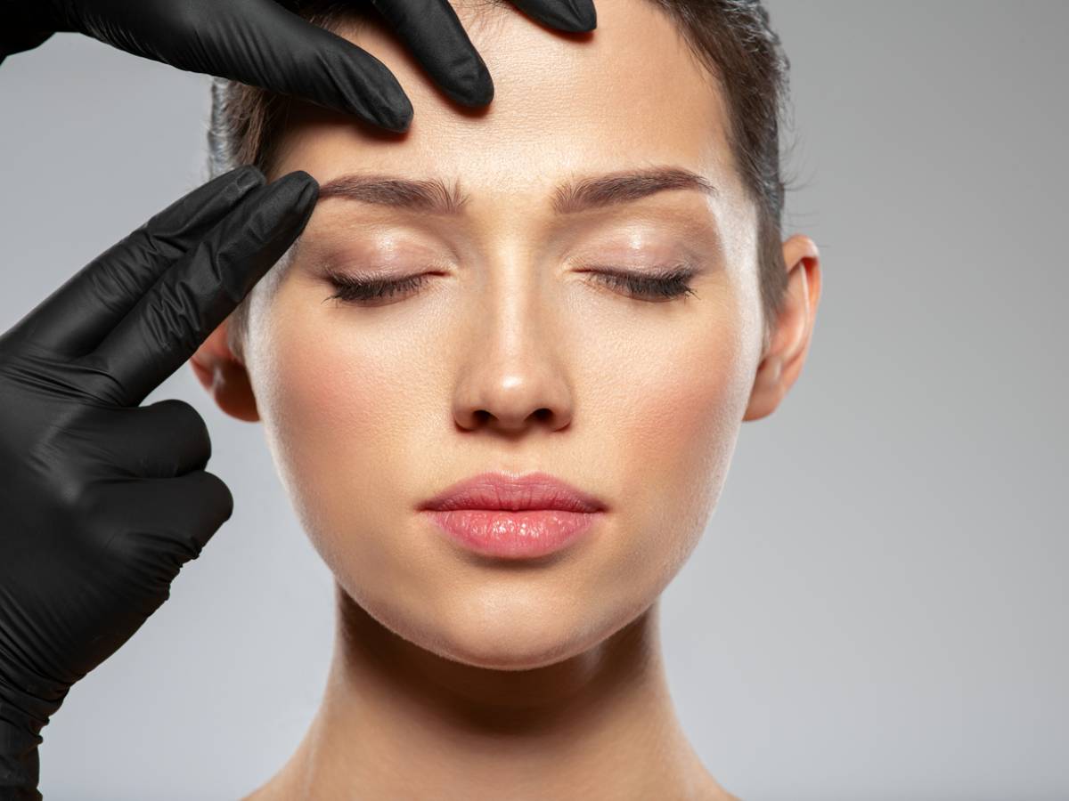featured image for how to reduce bruising and swelling after a brow lift